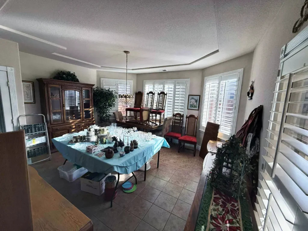 received_1411301120352033